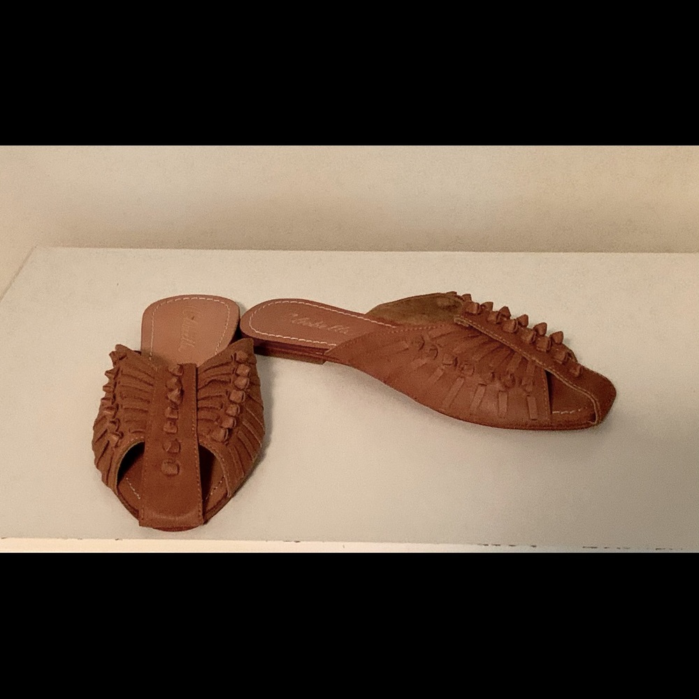 Cleobella NWOT Flats size 40/8.5
